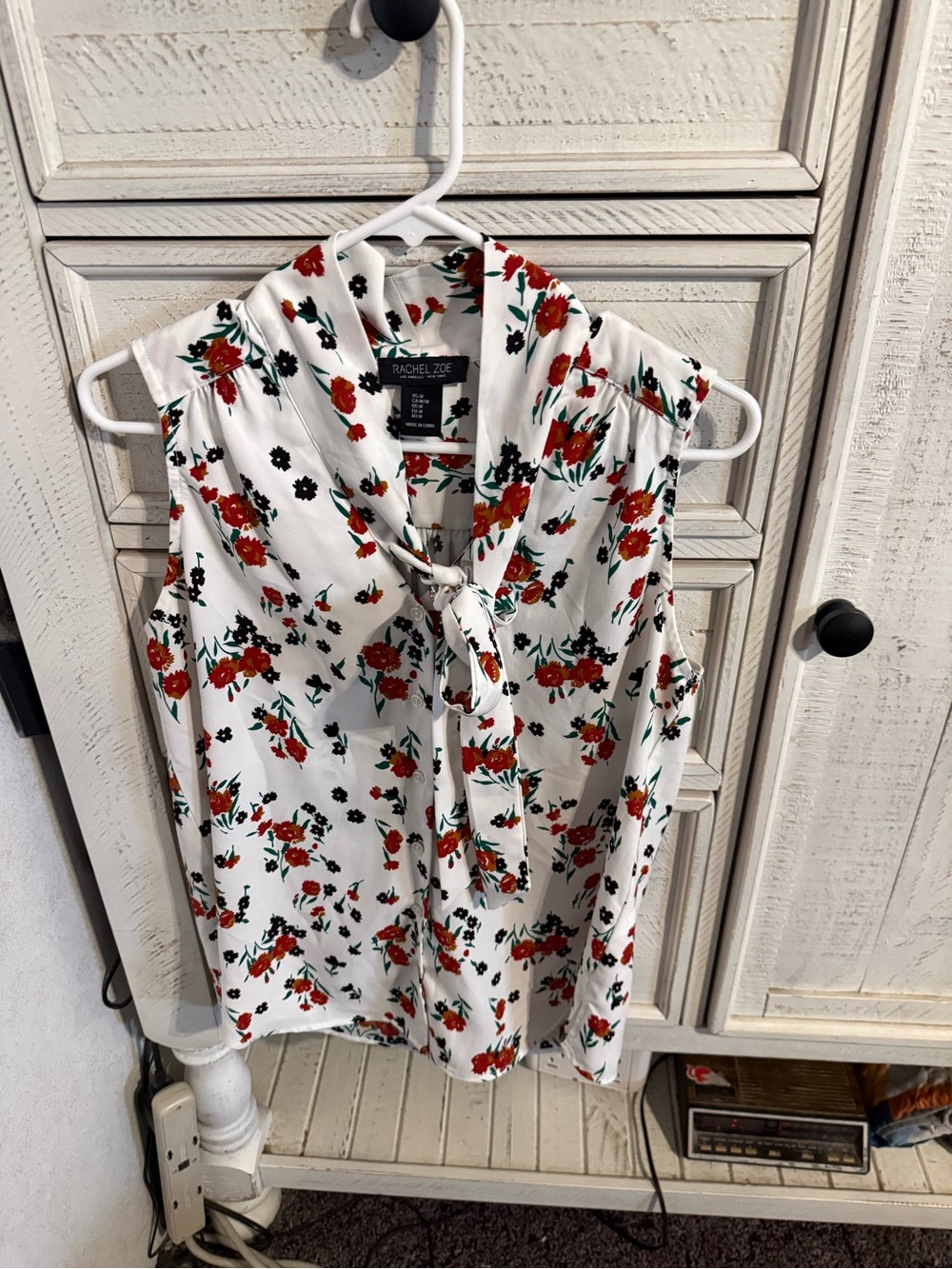 Rachel Zoe White Sleeveless Floral Tie-Neck Top